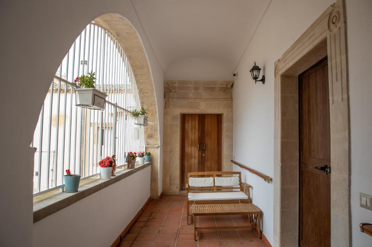 B&B Palazzo Loreto Авола Екстериор снимка